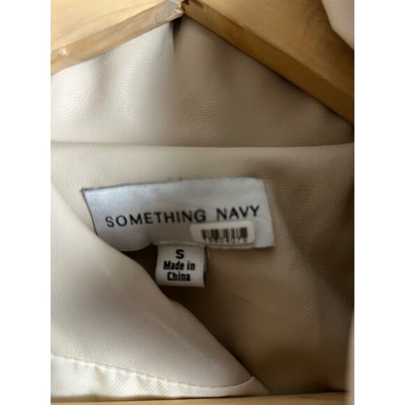 Something Navy Cream Faux Leather Oversized Trench Puffer Coat Size Small - Picture 14 of 16